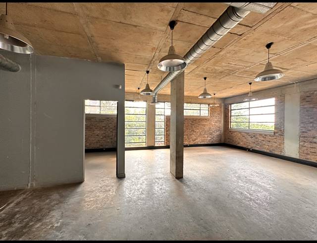 185M² OFFICE TO LET IN MILPARK